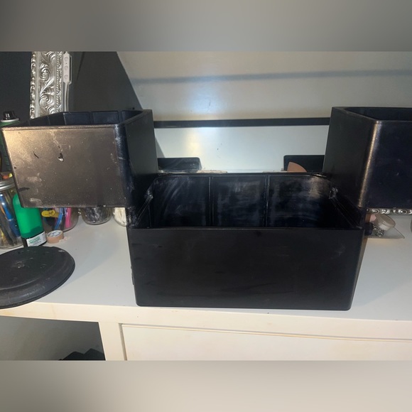 Mac Cosmetics Carry all case - Picture 14 of 16